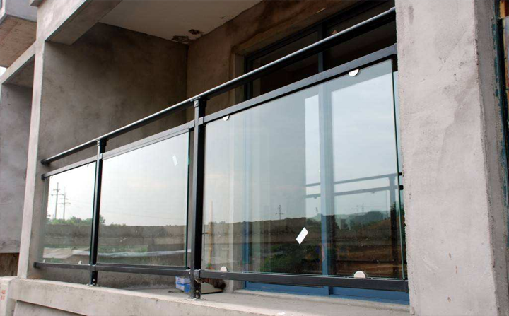 陽臺欄桿質(zhì)量好壞如何鑒別